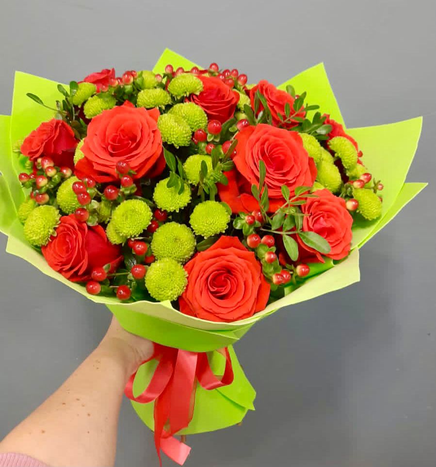 Букет цветов из: Хризантемы и Розы в Чемодановке