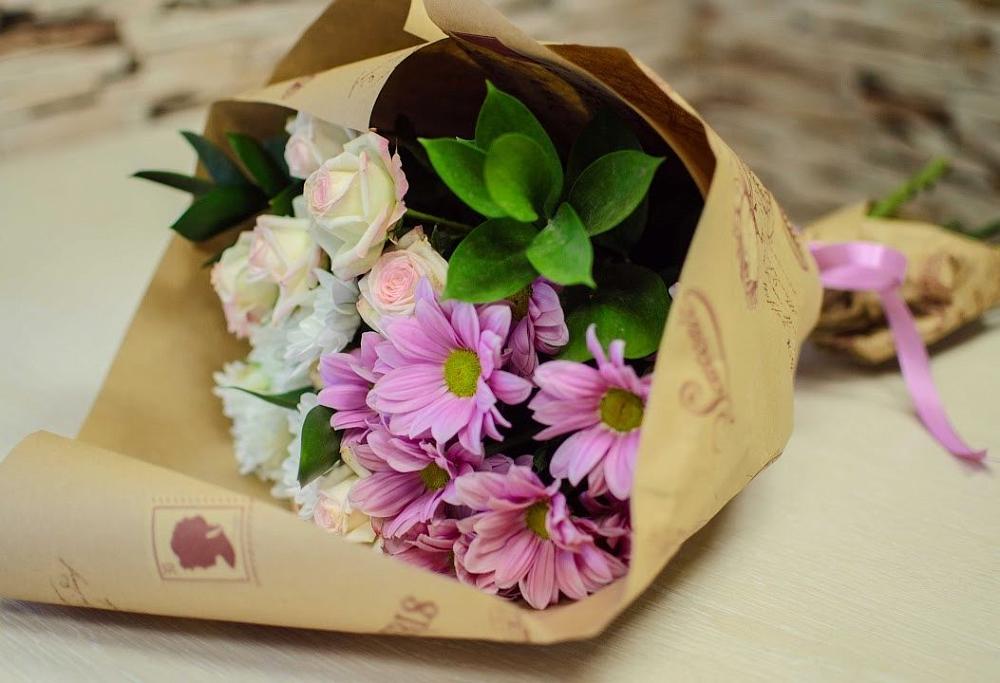 Букет цветов из: Розы и Хризантемы в Чемодановке