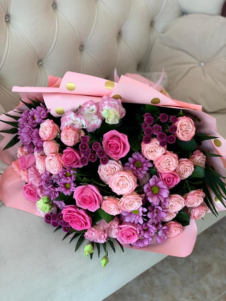 Букет цветов из: Хризантемы, Розы и Лизиантусы в Чемодановке