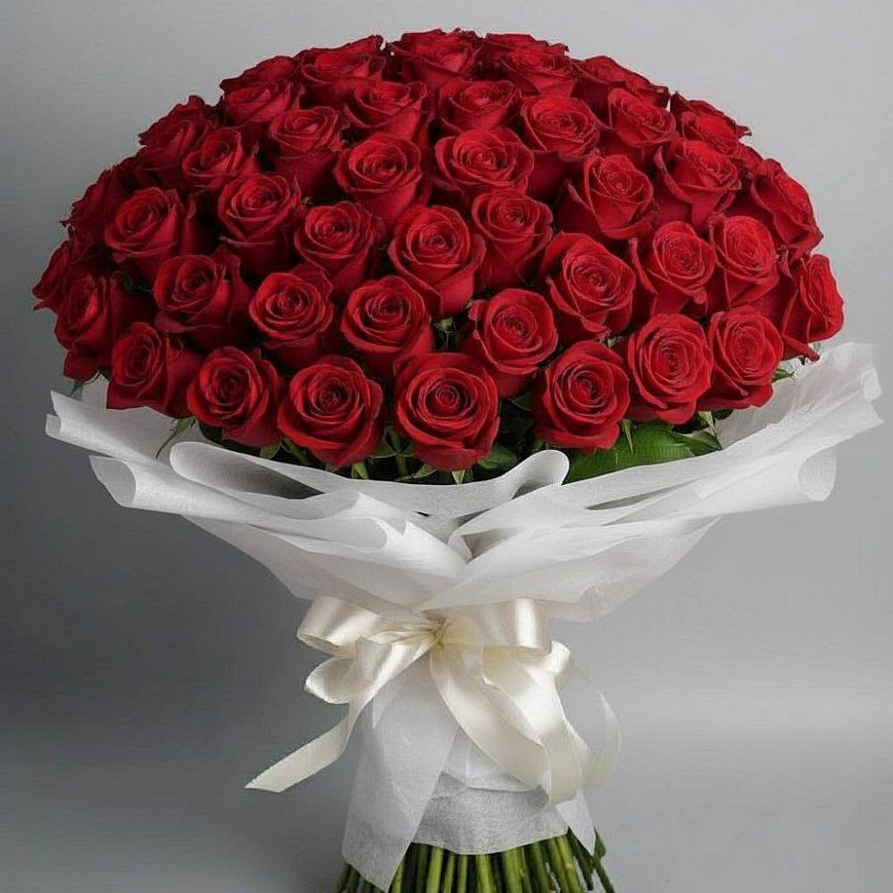 Букет 101 Красная роза Блэк Мэджик в Чемодановке