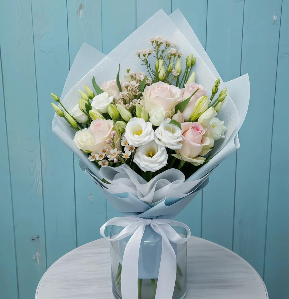 Букет цветов из: Розы и Лизиантусы в Чемодановке