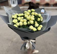 Букет Белые кустовые розы Солинеро в Чемодановке