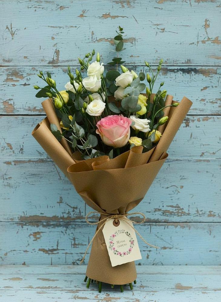 Букет цветов из: Розы и Лизиантусы в Чемодановке