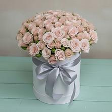 Цветочная композиция из Розы в шляпной коробке в Чемодановке