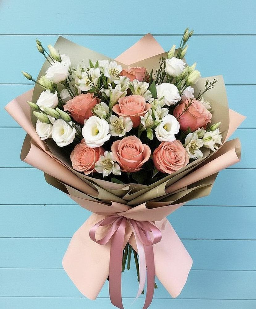 Букет цветов из: Розы, Альстромерии и Лизиантусы в Чемодановке