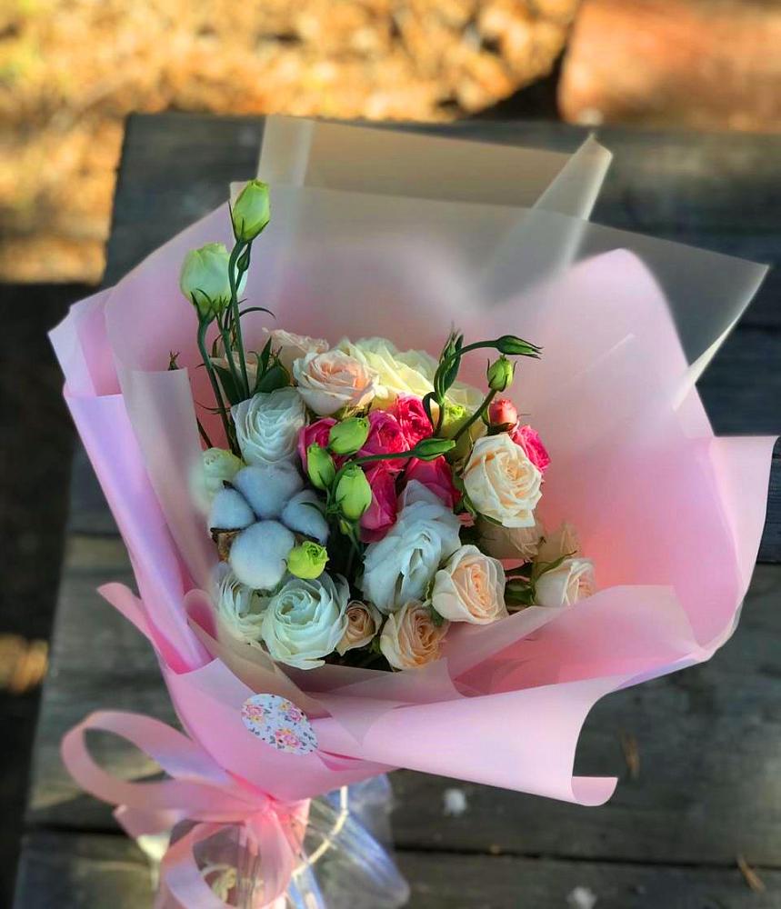 Букет цветов из: Розы и Лизиантусы в Чемодановке