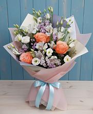 Букет цветов из:  Лизиантусы, Розы, Альстромерии и Гипсофила в Чемодановке