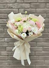 Букет цветов из:  Гвоздики, Розы, Лизиантусы и Хризантемы в Чемодановке