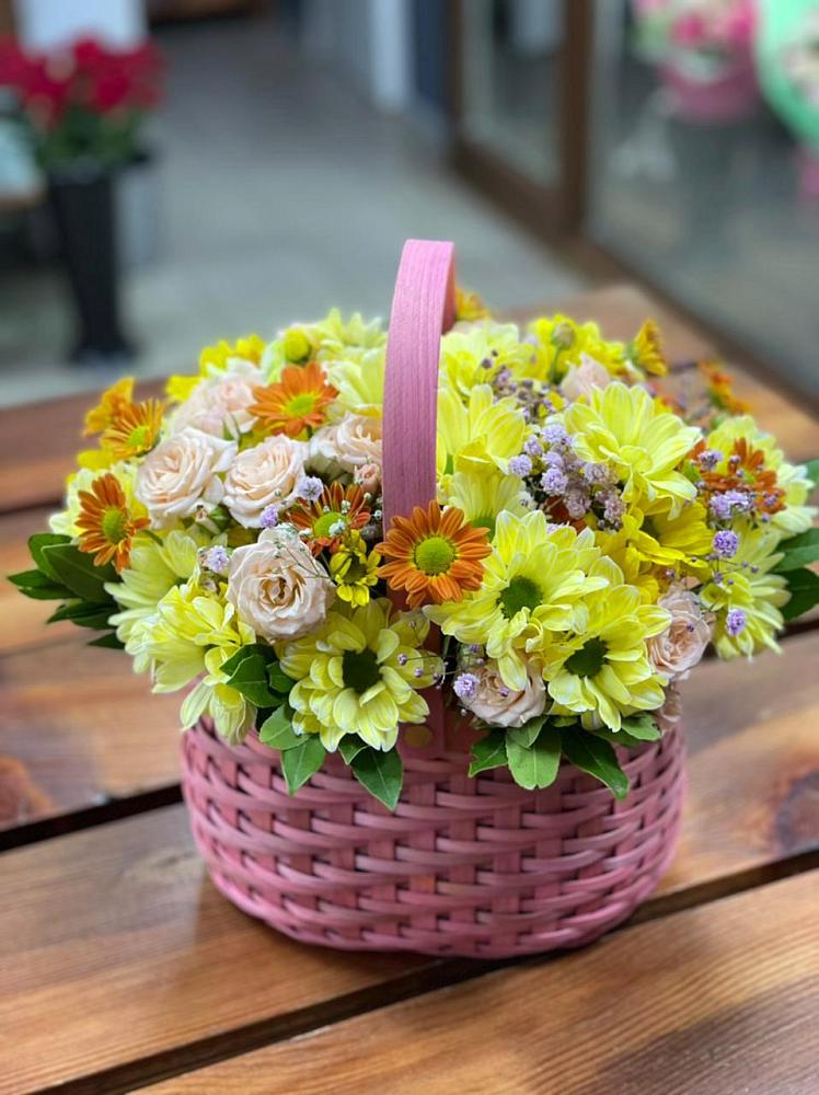Цветочная композиция из Хризантемы и Розы в корзине в Чемодановке