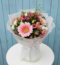 Букет цветов из:  Герберы, Альстромерии и Лизиантусы в Чемодановке