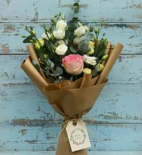 Букет цветов из:  Розы и Лизиантусы в Чемодановке