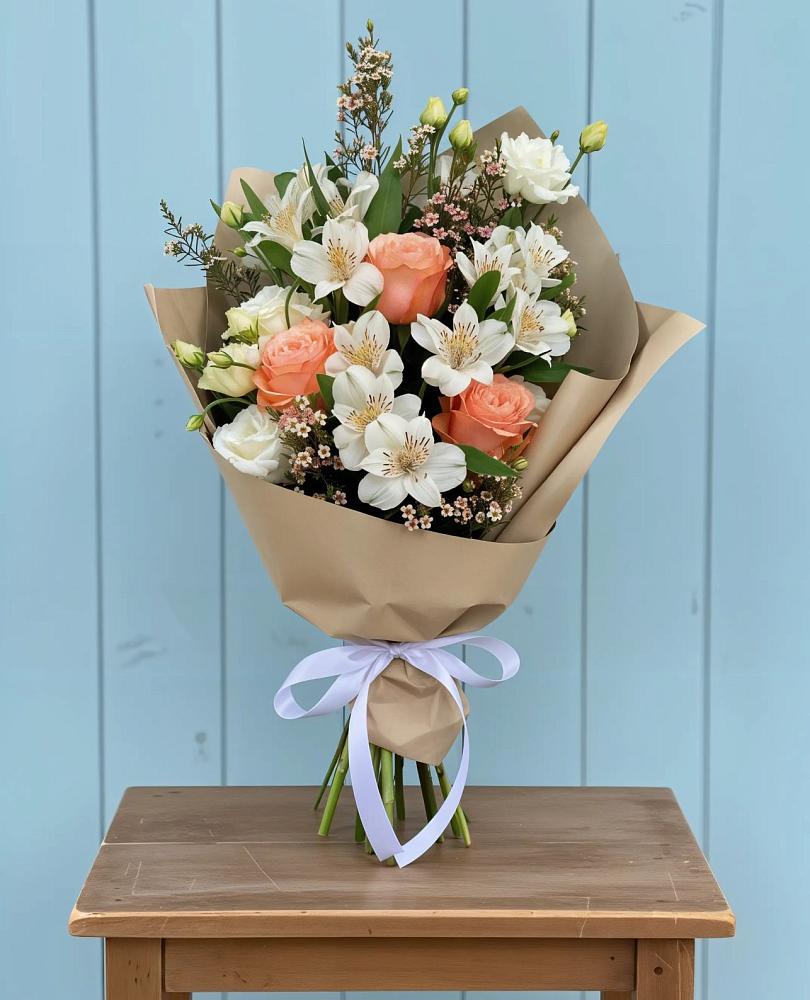 Букет цветов из: Альстромерии, Лизиантусы, Розы и Хризантемы в Чемодановке