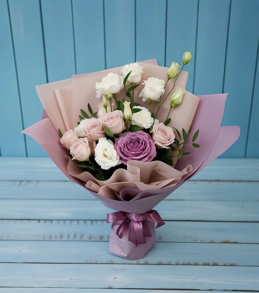 Букет цветов из: Розы и Лизиантусы в Чемодановке